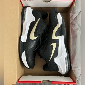 Nike Air Max Impact 4
Black Metallic Gold Star